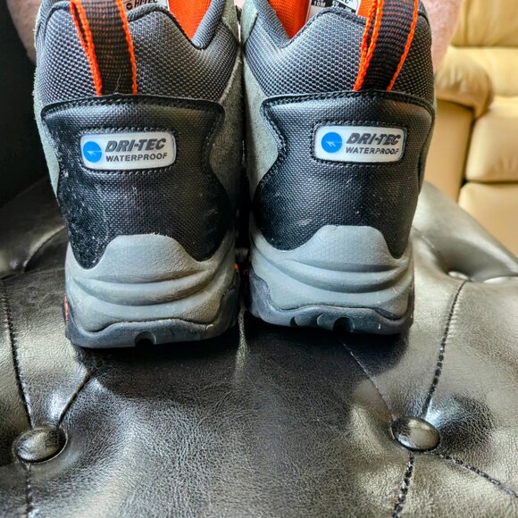 Brand New Men's Size 10 Hi-Tec Mesa Mid Cut Waterproof Hiking Boots - Picture 4 of 5